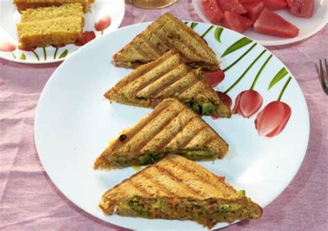 Peri peri mix vegetables and cheese sandwich Recipe by Amisha Chheda ...