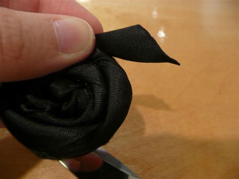 Satin Ribbon Tutorial 的图像结果
