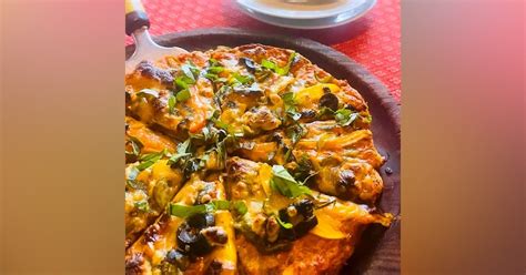 11 Best Pizza Spots In Hyderabad For All Budgets | LBB