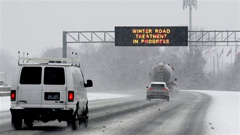 Tennessee Highway Patrol responds to 3 fatal crashes in snow storm