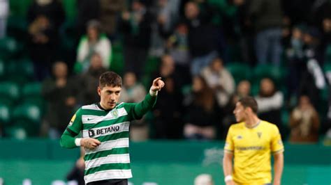 Bellerín y Trincão dan la victoria al Sporting - AS.com