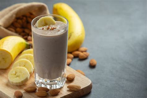 5-Minute High Protein Banana Smoothie Recipe - Scitron