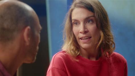 Vestiaires - VESTIAIRES-S12-EP048-LA BOITE A SOUVENIRS | TV5MONDE ...