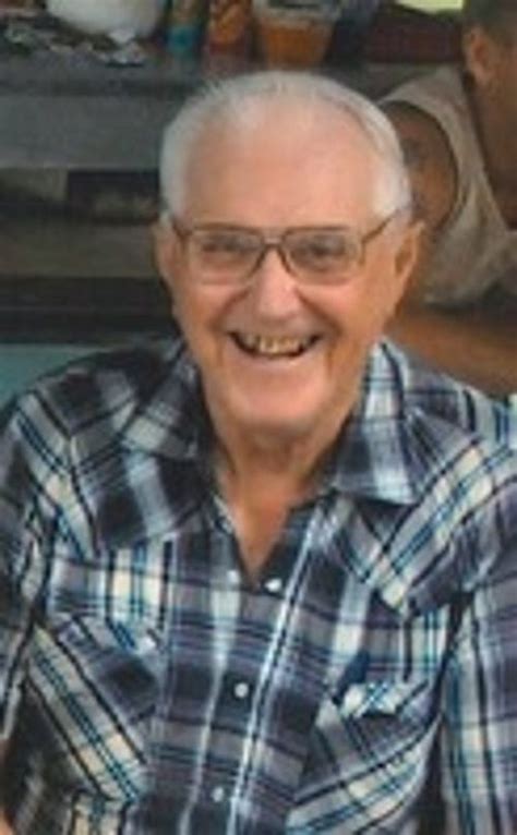 Grant Schnoebelen Obituary - The Iowa City Press-Citizen