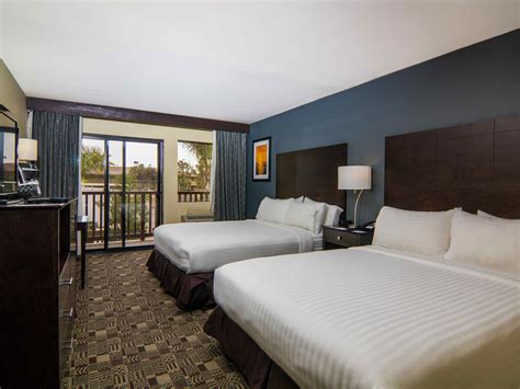 Solana Beach Hotel | Holiday Inn Express & Suites Solana Beach-Del Mar