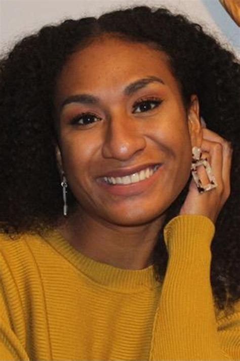 Lucy’s Bio, Age, Relationships, Latest Buzz, Photos & Videos