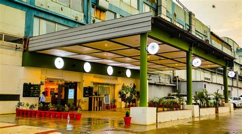 GREEN PALMS AT PACIFIC MALL (Sahibabad) - Hotel Reviews, Photos, Rate ...