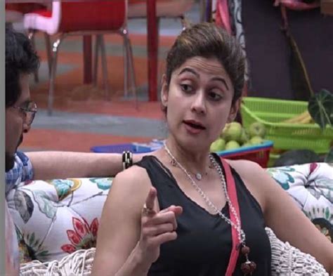 Bigg Boss OTT: टास्क के बीच में सूसू जाने पर राकेश बापट पर भड़कीं शमिता ...