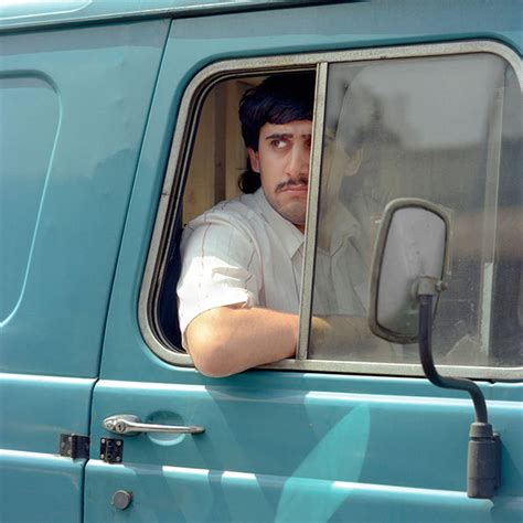 Drivers on the Road of Hackney Streets in 1980's | The Vintage News
