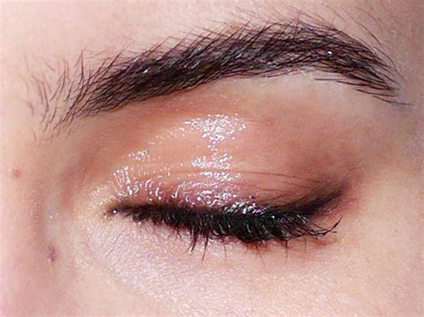 5 Ways To Make Your Eye Shadow Pop Without Using A Primer | Beauty