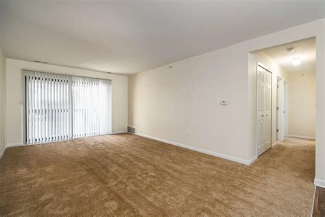 Westwood Village Apartments - Westland, MI 48185 | ApartmentGuide.com