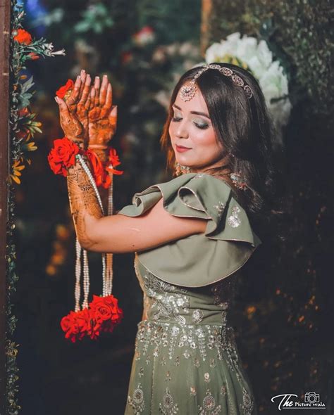LAMANSH® Floral Red Rose Hathphool Bracelets attached to Ring & Kale ...
