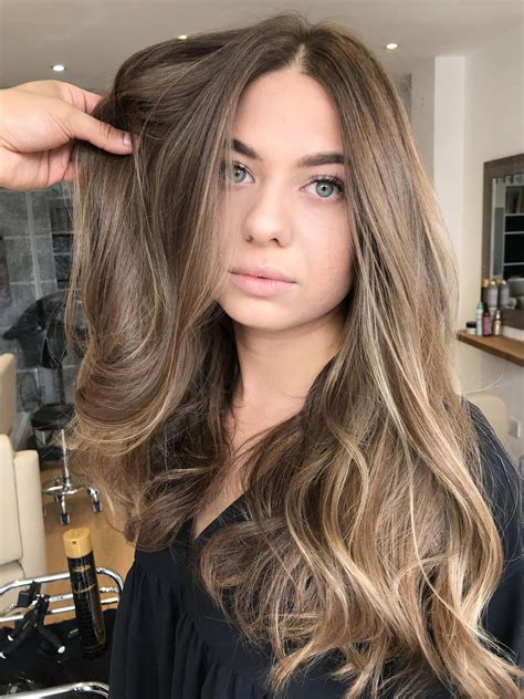 Brunette Balayage by Alisson Costa 😍 Look Natural and modern ️ # ...