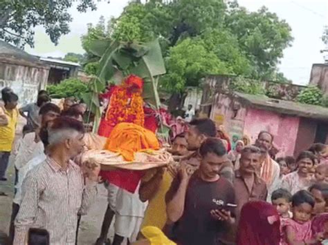 Chittorgarh villagers mourn monkeys death perform last rites Religious ...