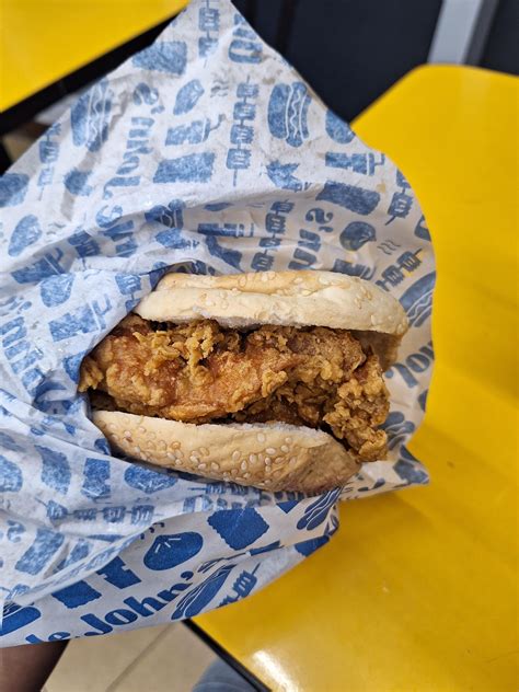 Spicy chicken fillet burger ng Uncle John's (formerly Mini Stop) : r ...