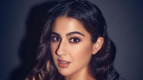 What is hair dusting? The new secret to thicker hair | Vogue India