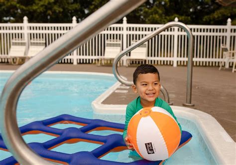 Golf at Holiday Hills Resort at Branson | Holidayinnclub.com