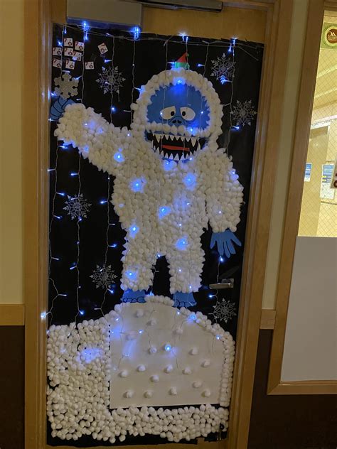 Thiết kế door decorating contest christmas độc đáo cho mùa lễ hội