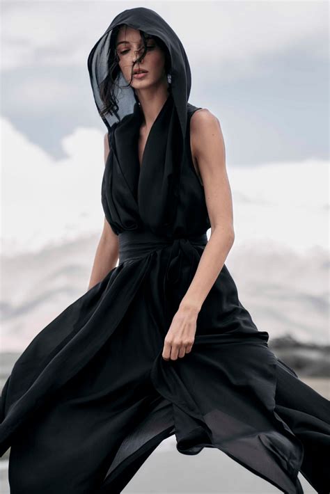 Kamya Silk Cape Set | ituvana