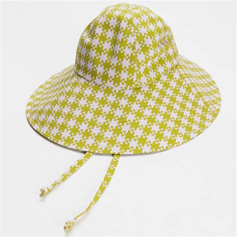 26 Cute Sun Hats You’ll Also Want to Hang on the Wall| domino