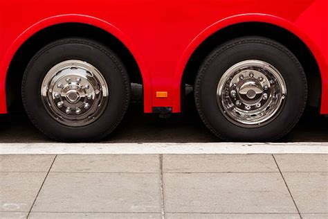 Bus Wheel 的图像结果