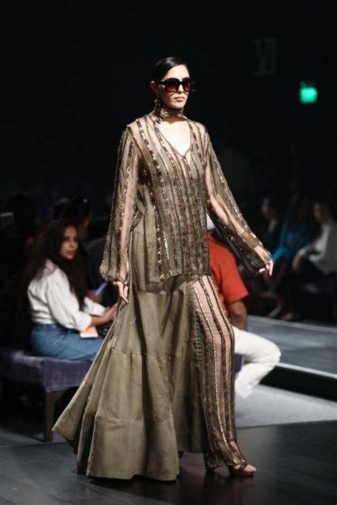 Olive Green Gold Hand Embroidered Palazzo Pants – Nikita Mhaisalkar