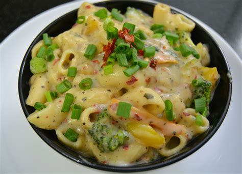 White Sauce Pasta with Vegetables Recipe - MUMMY RECIPES