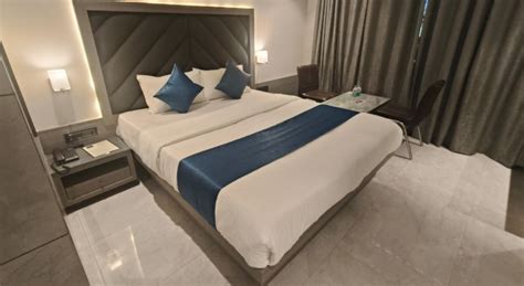Book Hotel Nakshatra Residency in Thane on Brevistay