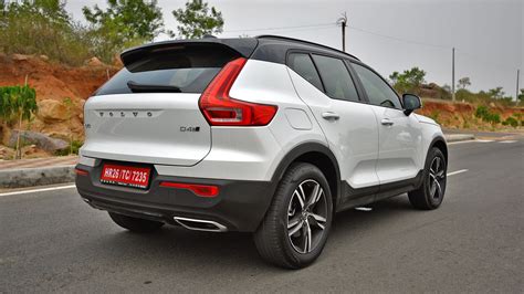 Volvo XC40 2018 D4 R Design Exterior Car Photos - Overdrive