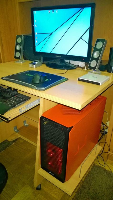 Computer Shop Table Setup 的图像结果