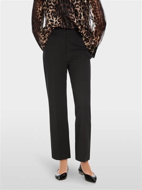 Modèle FAID avec plis | marc-cain.com/fr