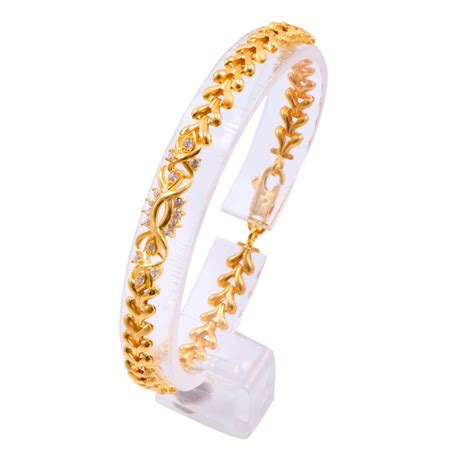 Joyalukkas Impress Collection 22k Yellow Gold Charm Bracelet for Women ...