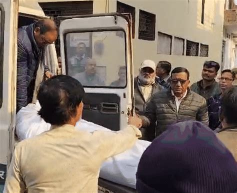 4 die as car heading to Mahakumbh crashes with tractor; 5 injured in ...