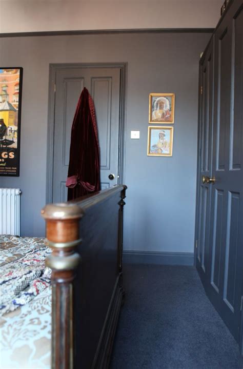 Dark grey trim with light grey walls Light Gray Paint, Light Grey Walls ...