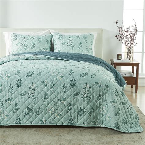Reversible Winter-Themed 2-Piece Twin / Twin XL Quilt Set - Walmart.com