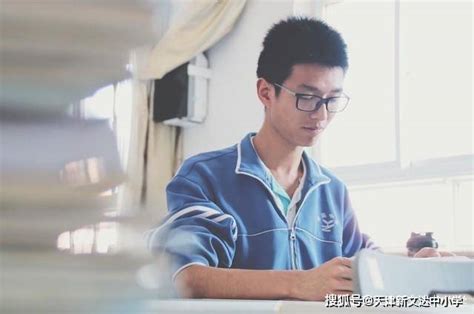 初二年级召开2017—2018学年度下学期月考分析会-九江三中