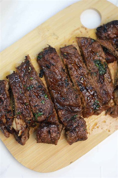 How to Cook Sirloin Steak in an Oven Sirloin steak recipes oven, Beef ...