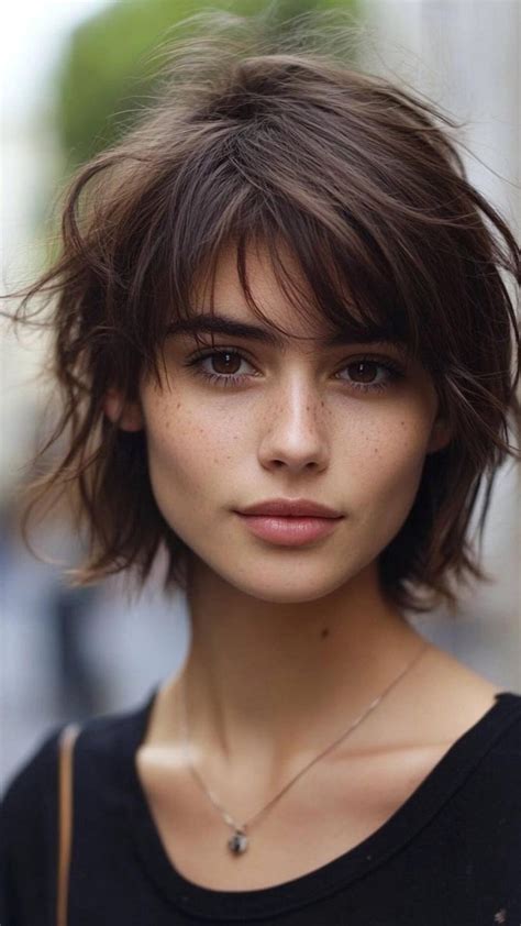 Choppy Lob Love: Mid-Length Cuts with Attitude | Choppy bob hairstyles ...
