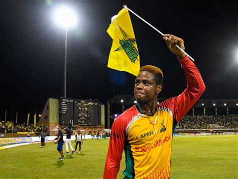 Internet reacts as Odean's hillarious brainfade gifts away two runs and ...