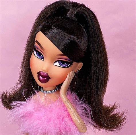 •̩̩͙♡•̩̩͙ on Twitter | Bratz doll makeup, Black bratz doll, Doll makeup