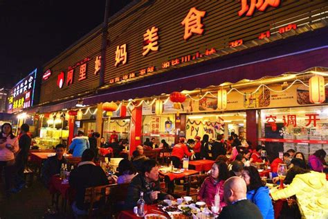 中国四大美食城小吃街，成都第一实至名归，其他三个不分伯仲_广西南宁