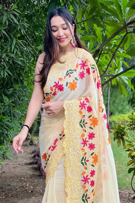 Buy Yellow Georgette Saree With Blouse Piece 91319 Online | Karagiri
