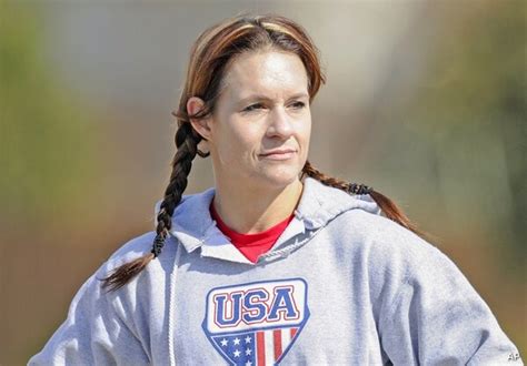 Running Back Jennifer Welter Makes Men's Pro Football History | Newsmax.com