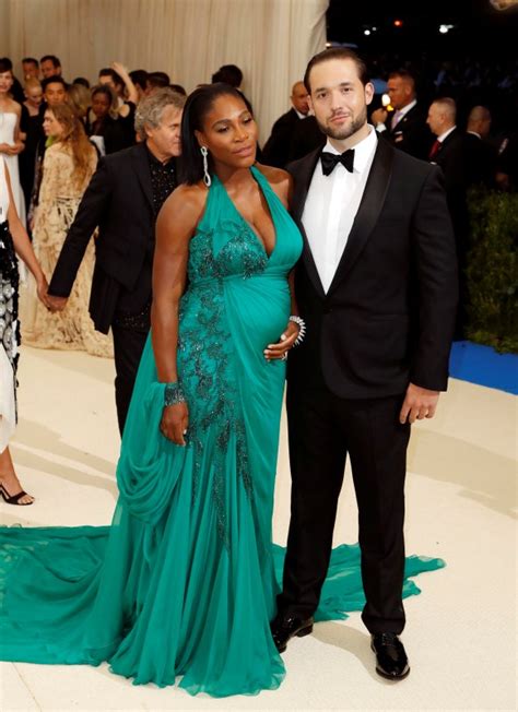 Serena Williams shows her Baby Bump at Met Gala 2017 - Photos,Images ...