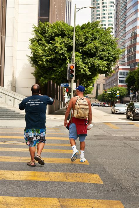 Los Angeles Pedestrians Look Forward to Relaxed Jaywalking Law - The New York Times
