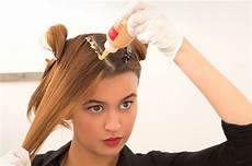 How To Color Hair by How To Color Hair At Home Step By Step Beautylish How To Color Hair