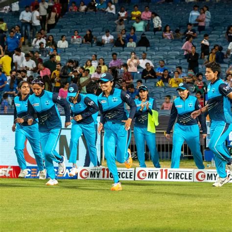 मुंबई, दिल्ली,लखनऊ… महिला प्रीमियर लीग में कितने करोड़ में बिकी टीमें ...