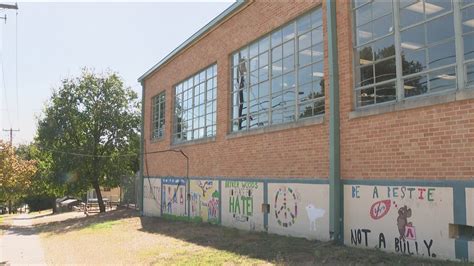 Austin ISD parents concerned about student program cuts | kvue.com