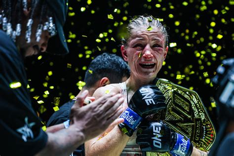 स्टेला हेमेट्सबर्गर ने जैकी बुंटान के खिलाफ पांच राउंड की जबरदस्त फाइट ...