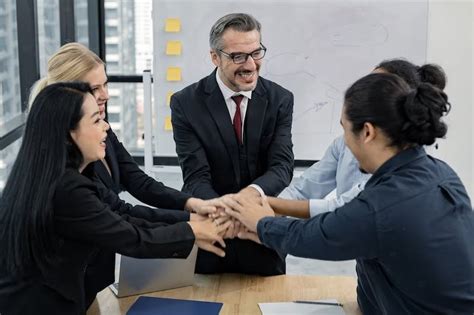 13 Benefits Of A Strong Employer-Employee Relationship